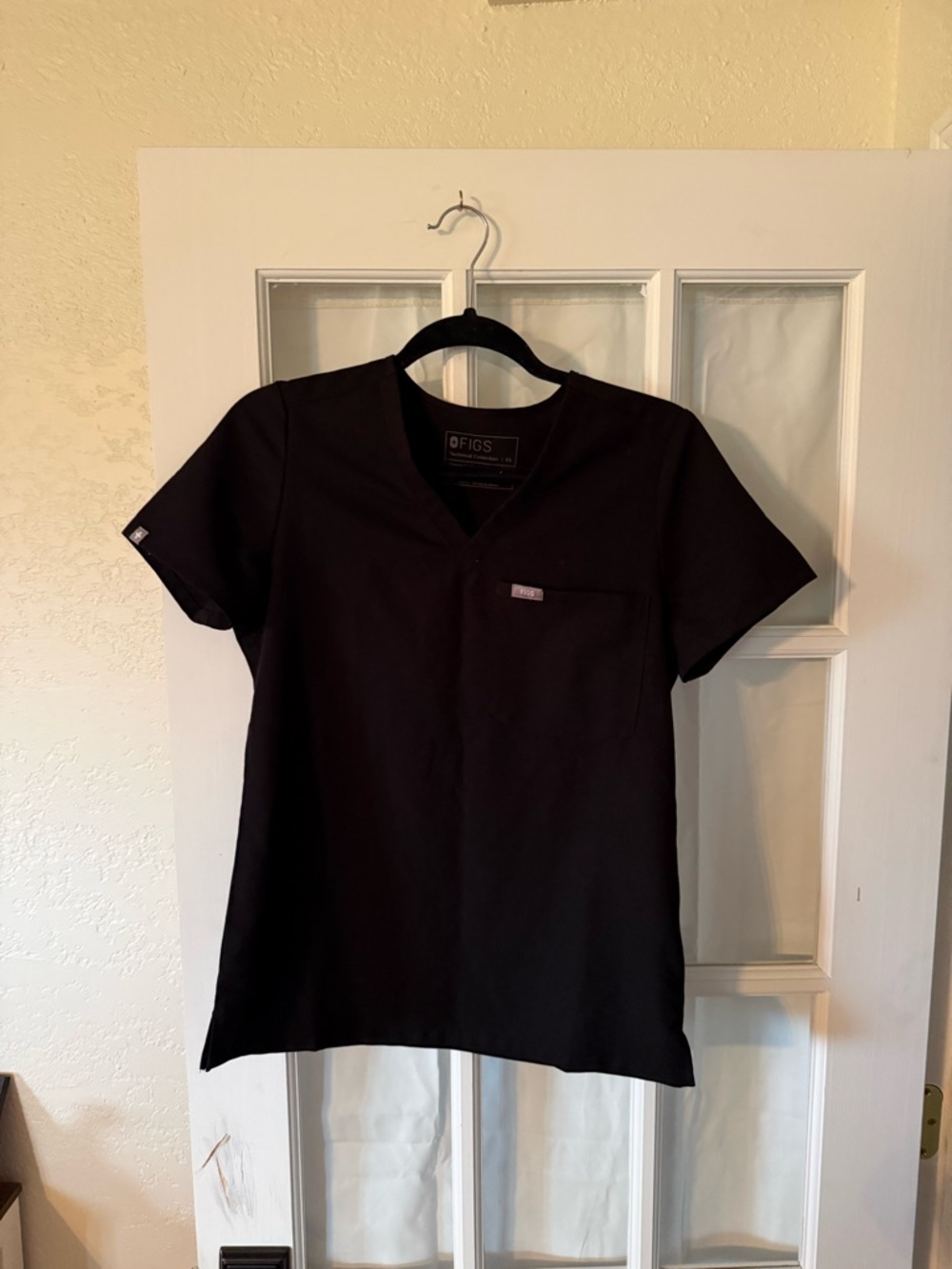 Figs Caterina Black Scrub Top XS